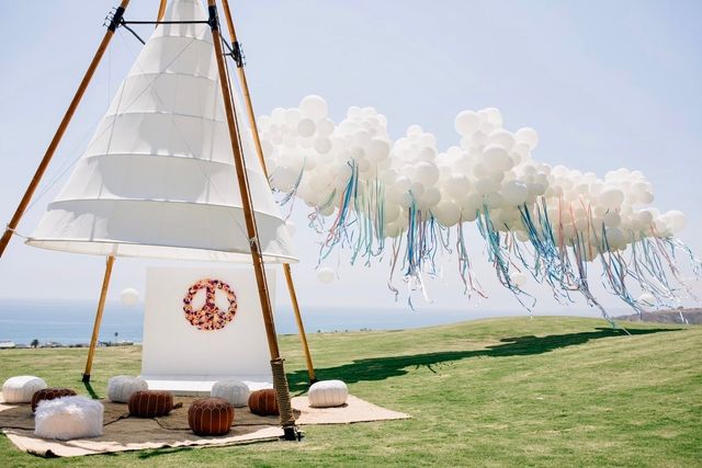 Featured photo from See These Jaw-Dropping Balloon Cloud Installations by Balloon Celebrations