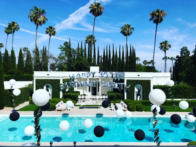 Featured photo from Witness These Balloon Pool Masterpieces by Balloon Celebrations