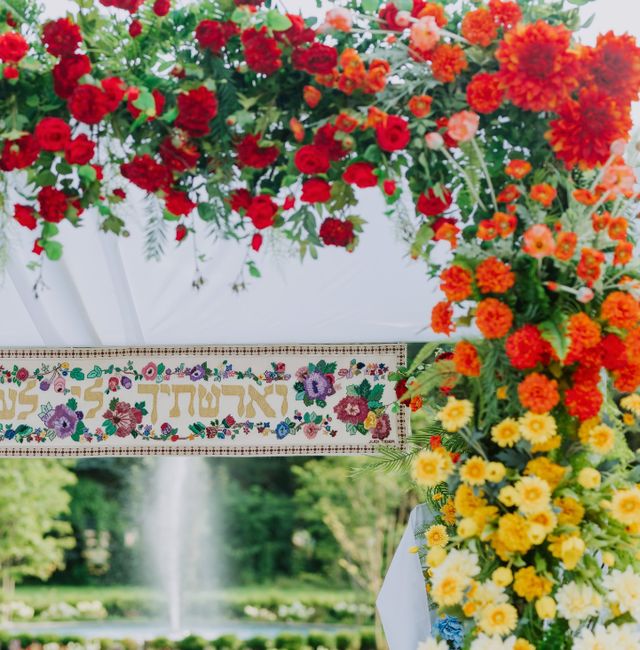 Featured photo from Bright & Beautiful Wedding