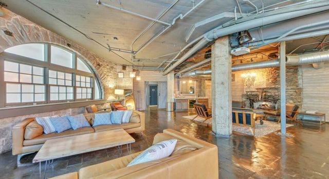 Featured photo from Tavern Lodge