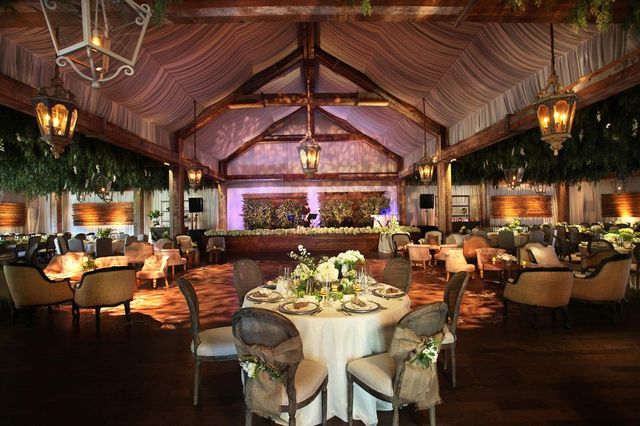 Featured photo from Elegant Barn Wedding