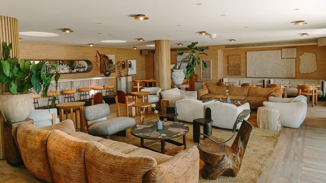 Featured photo from Calabra Lounge