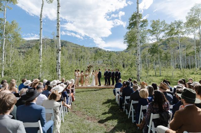 Featured photo from Experience This Alfresco Wedding with Earthy Tones and Natural Florals in Steamboat Springs