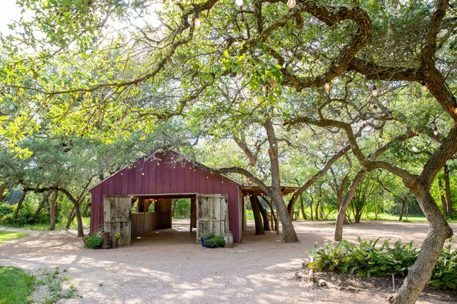 Featured photo from Bluebonnet Barn