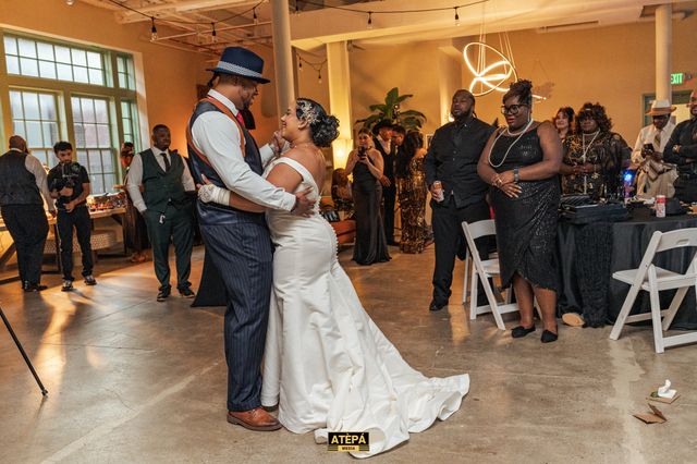 Featured photo from Explore This Gatsby-Inspired Wedding in Baltimore Bursting with Retro Style and Lively Moments