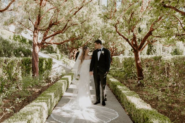 Featured photo from Step Into This Neutral-Toned Wedding with Fresh Florals and Outdoor Elegance at a Serene Resort