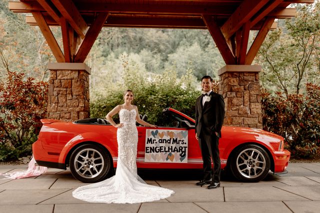 Featured photo from A Lakeside Wedding at Alderbrook Resort and Spa with Elegant Florals and Outdoor Charm