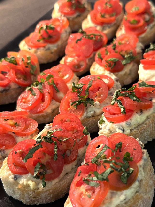 Featured photo from Tuna Tartare, Meatballs & Salmon Tartlets: Delicious Hors d’Oeuvres by On The Roll Catering in San Francisco