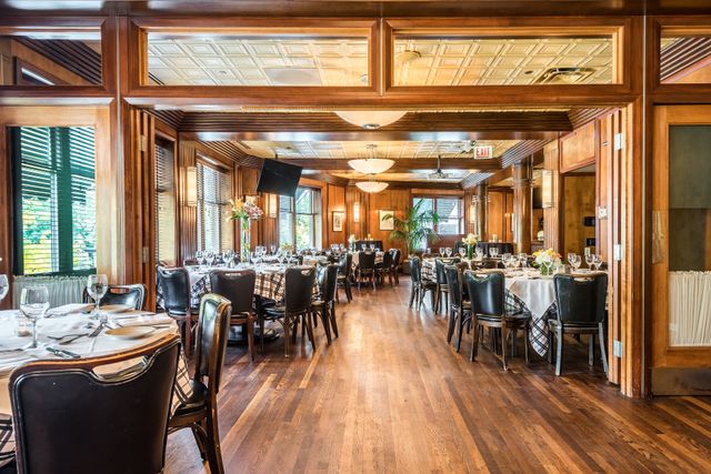 Featured photo from Gibsons Private Dining Room