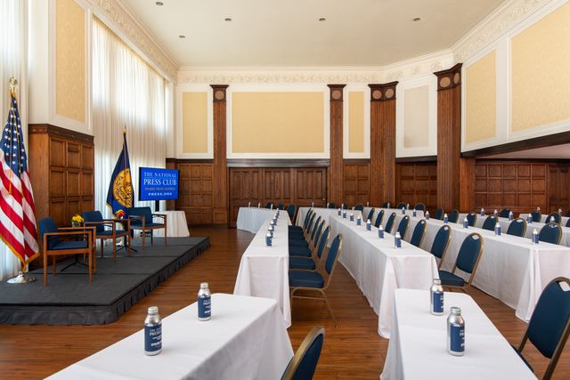 Featured photo from Holeman Lounge