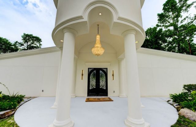 Featured photo from Waverly Manor Pavillion