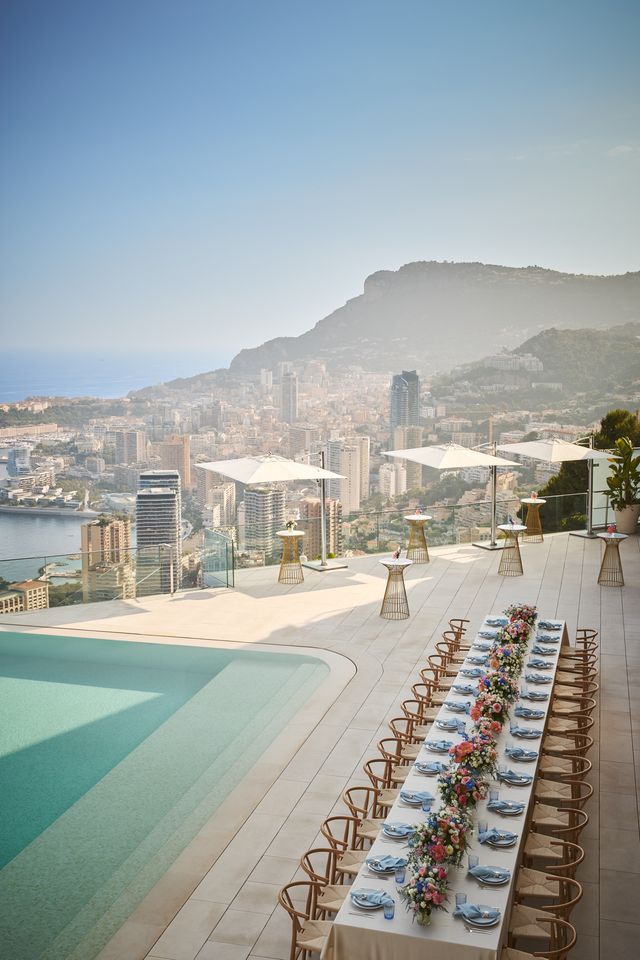 Featured photo from La Piscine