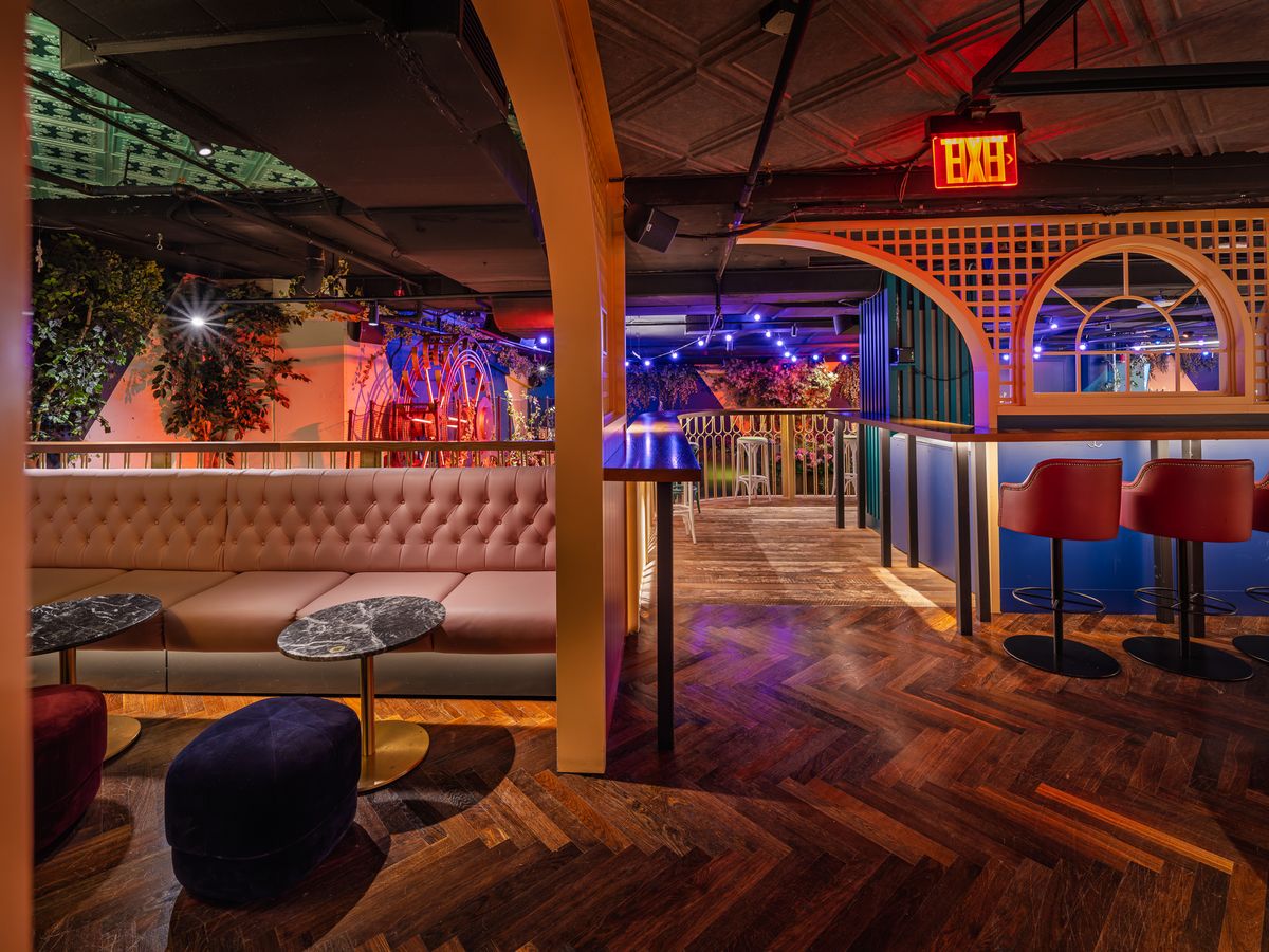 The Snug | Swingers – the crazy golf club (Dupont Circle) | PartySlate