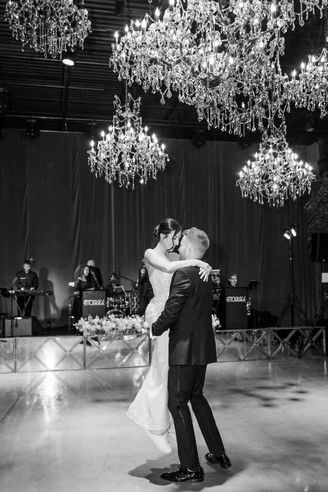 Featured photo from Modern Romance Meets Luxe Glamour at Canvas Chicago