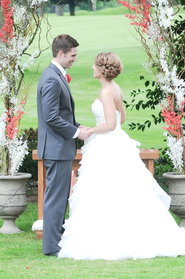 Featured photo from Pink and White Outdoor Wedding