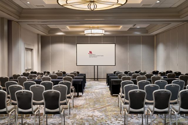 Featured photo from Salon AB