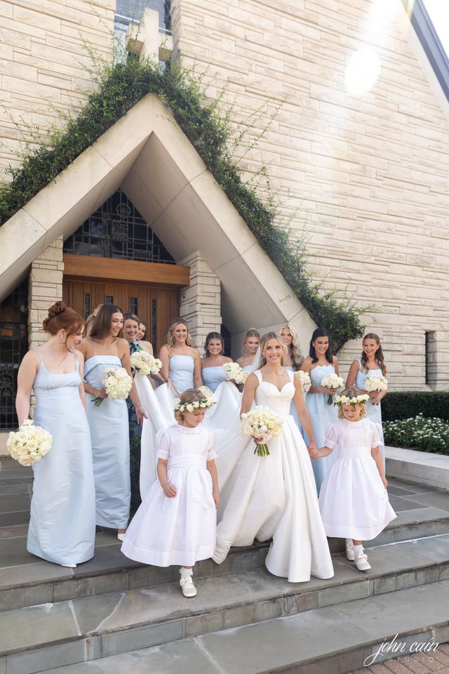 Featured photo from A Timeless Blue and White Wedding with Ginger Jars and a Checkered Dance Floor