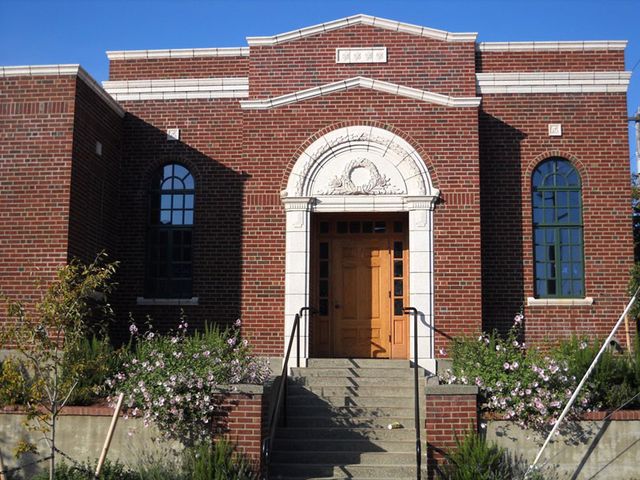 Featured photo from Dakota Place Park Building