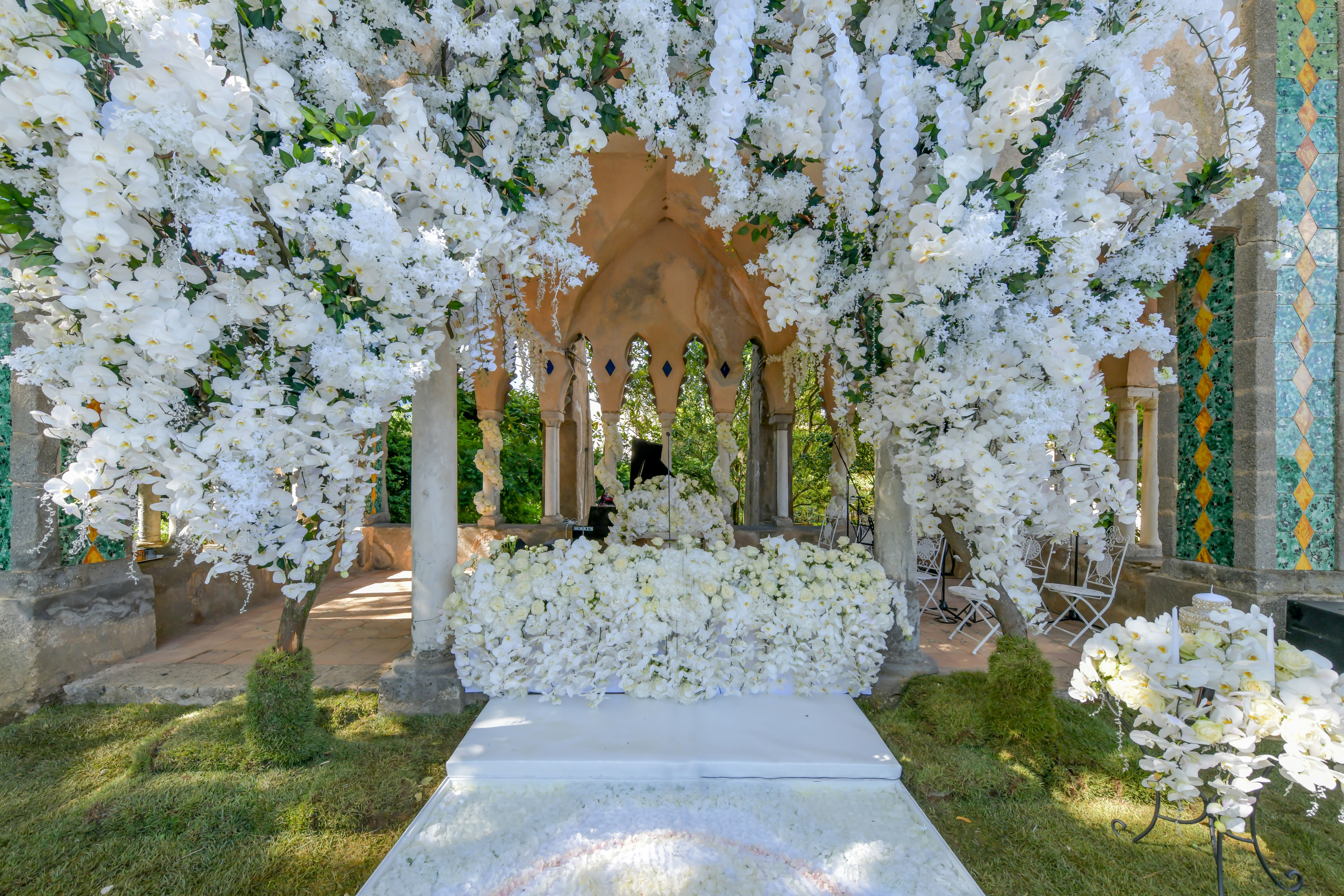 Romantic Wedding in the Amalfi Coast | Preston Bailey | PartySlate, image size:8400x5600