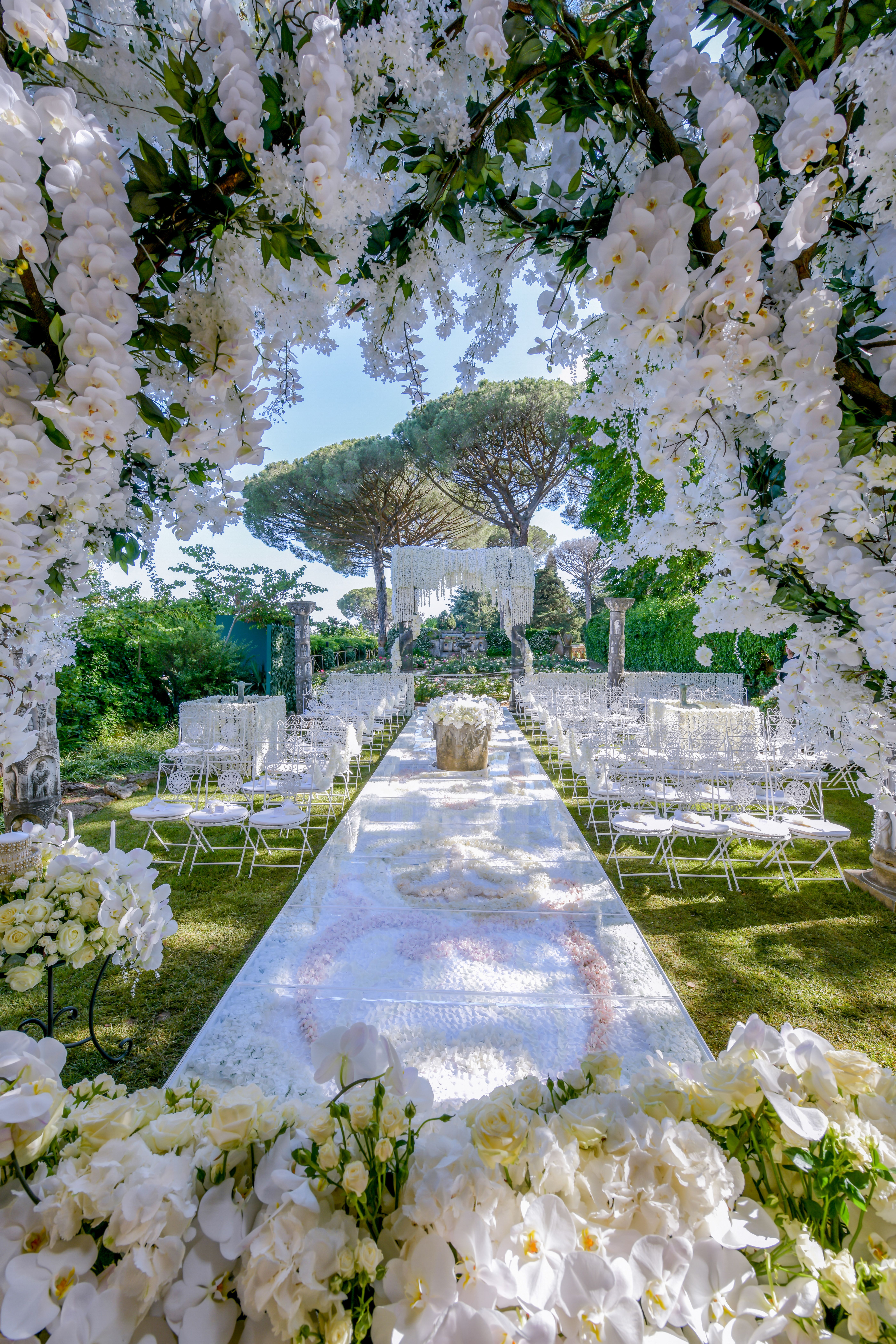 Romantic Wedding in the Amalfi Coast | Preston Bailey | PartySlate, image size:5600x8400