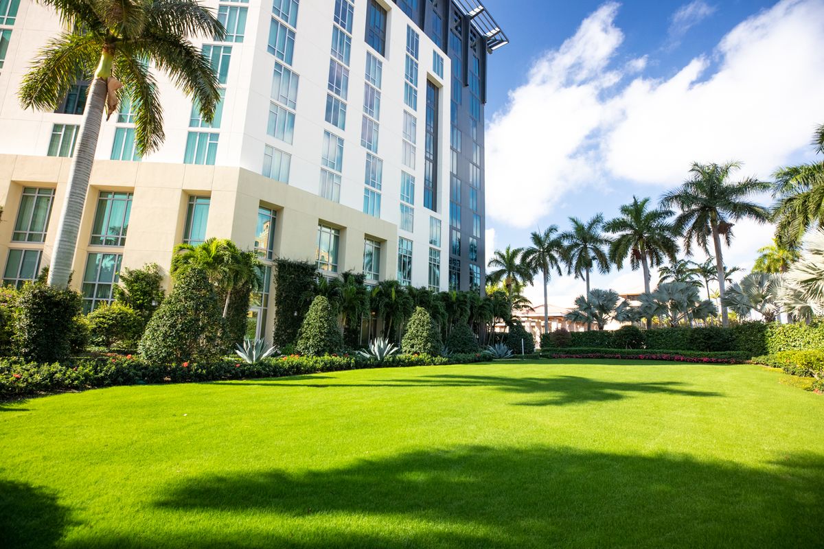 Front Lawn | Hilton West Palm Beach | PartySlate