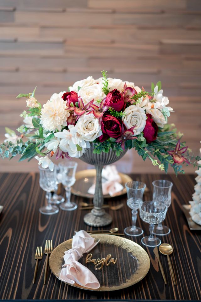 Featured photo from Modern Romantic Wedding