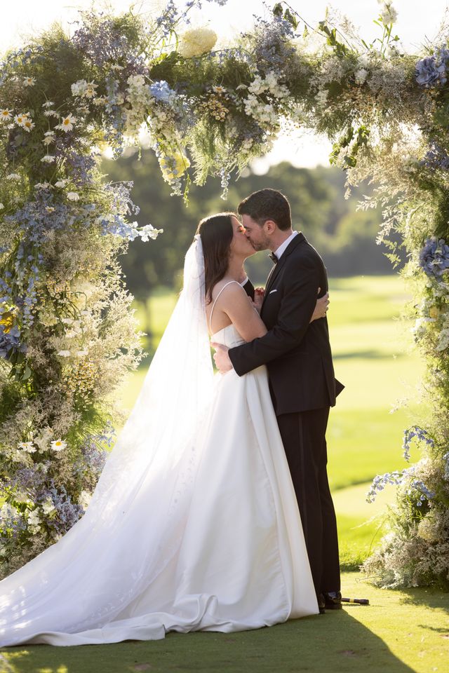 Featured photo from Coley & John’s Wedding at Glen View Club