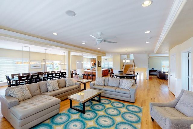 Featured photo from Atlantic Villa Fran-to-Sea