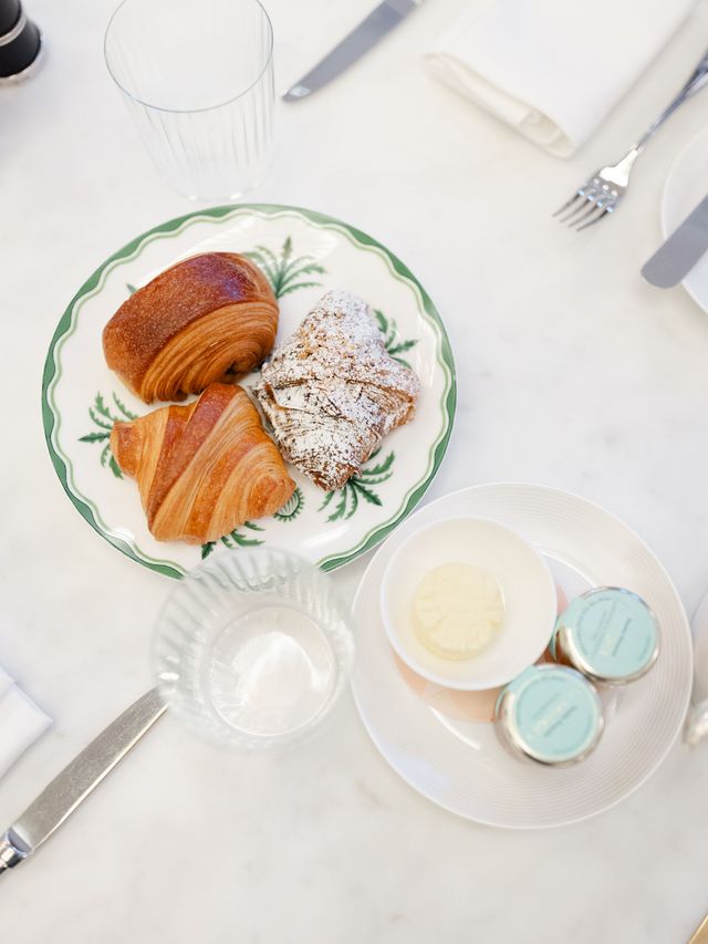 Featured photo from Morning Glamour: Breakfast in Art Deco Style