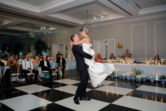 Featured photo from Celebrate this Chic Wedding with Shoreline Accents and Golden Touches at Pelican Club