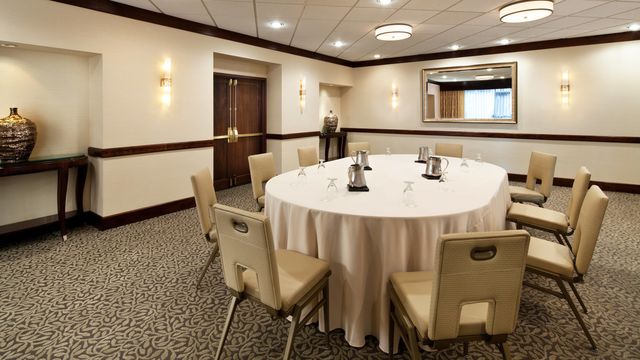 Featured photo from Wind & Sea Room