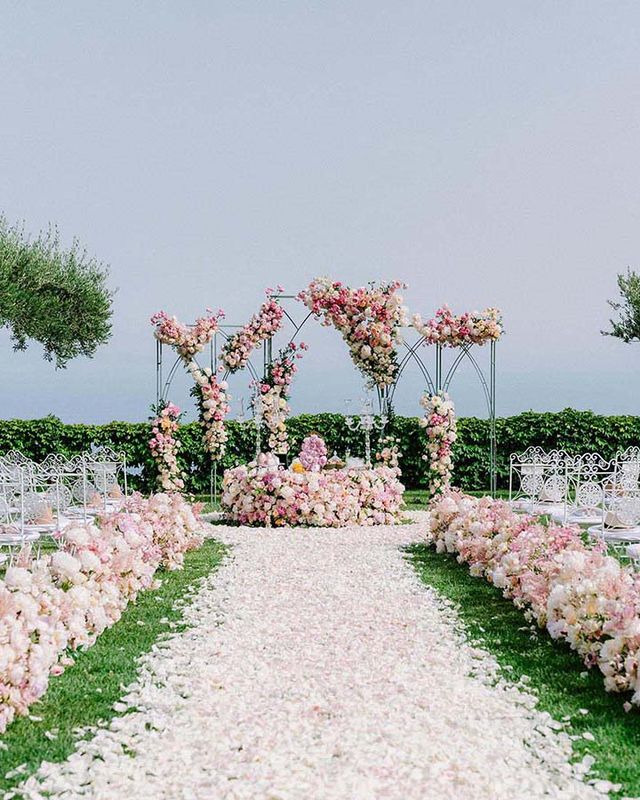 Featured photo from Villa Cimbrone