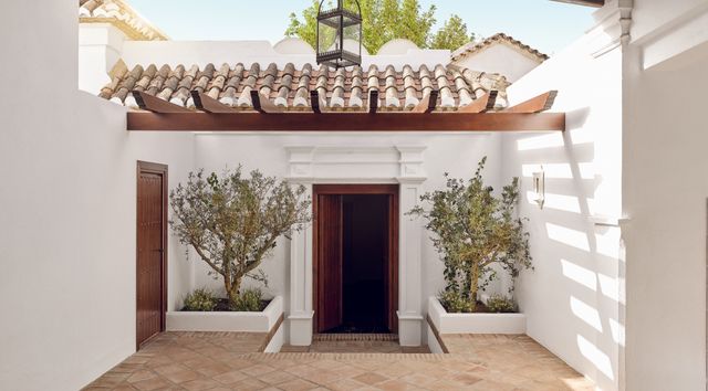 Featured photo from Buganvilla