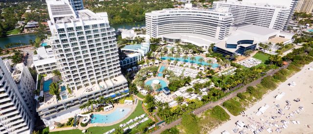 Featured photo from Sea Green Lawn