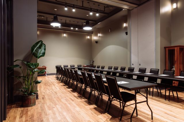 Featured photo from Barnett GreenRoom