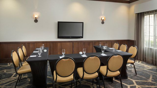 Featured photo from Merlot Meeting Room