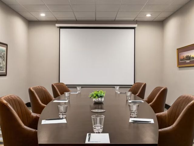 Featured photo from Roger Miller Boardroom