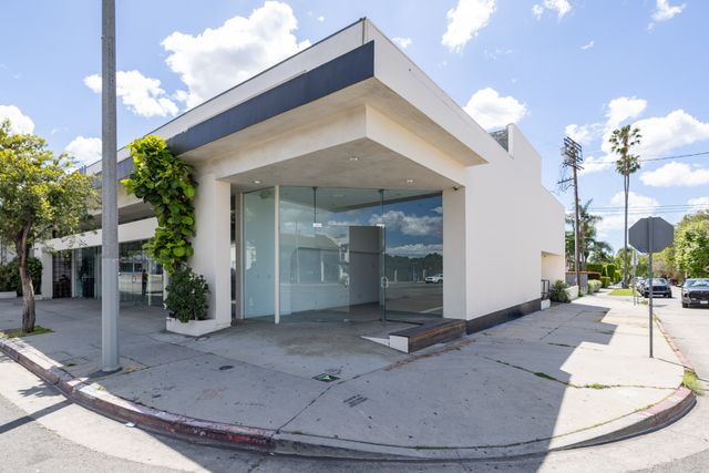 Featured photo from Melrose Avenue Pop-Up Retail & Brand Activation Space