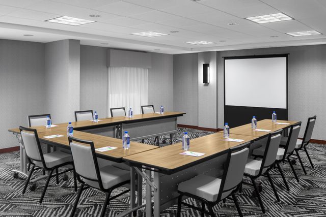 Featured photo from Meeting room set U-Shape