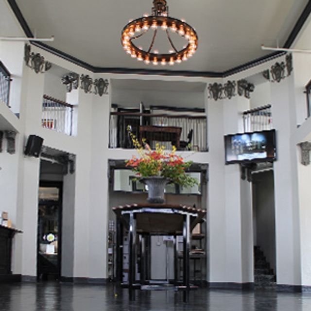 Featured photo from Tasting Room