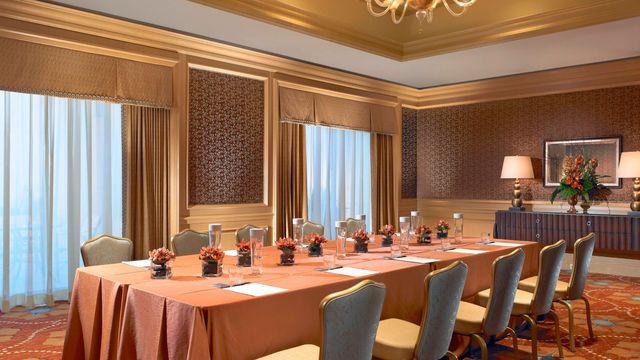 Featured photo from Envoy Meeting Room