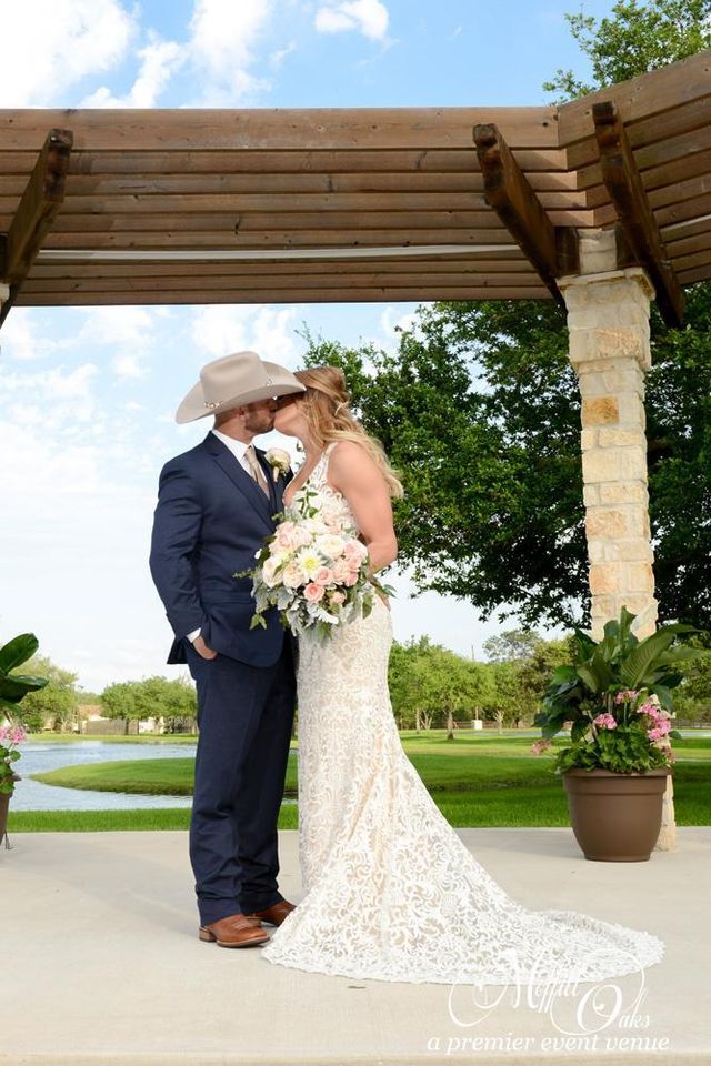 Featured photo from The Lakeside