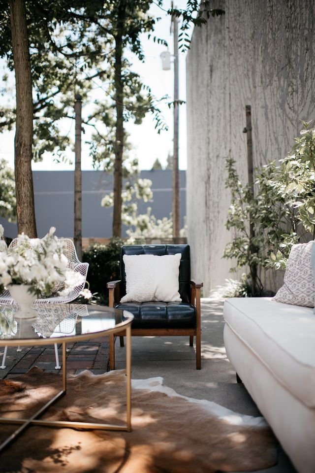 Featured photo from Chic & Neutral Photo Shoot