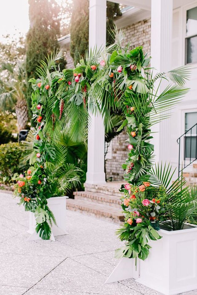 Featured photo from Tropical Outdoor Wedding