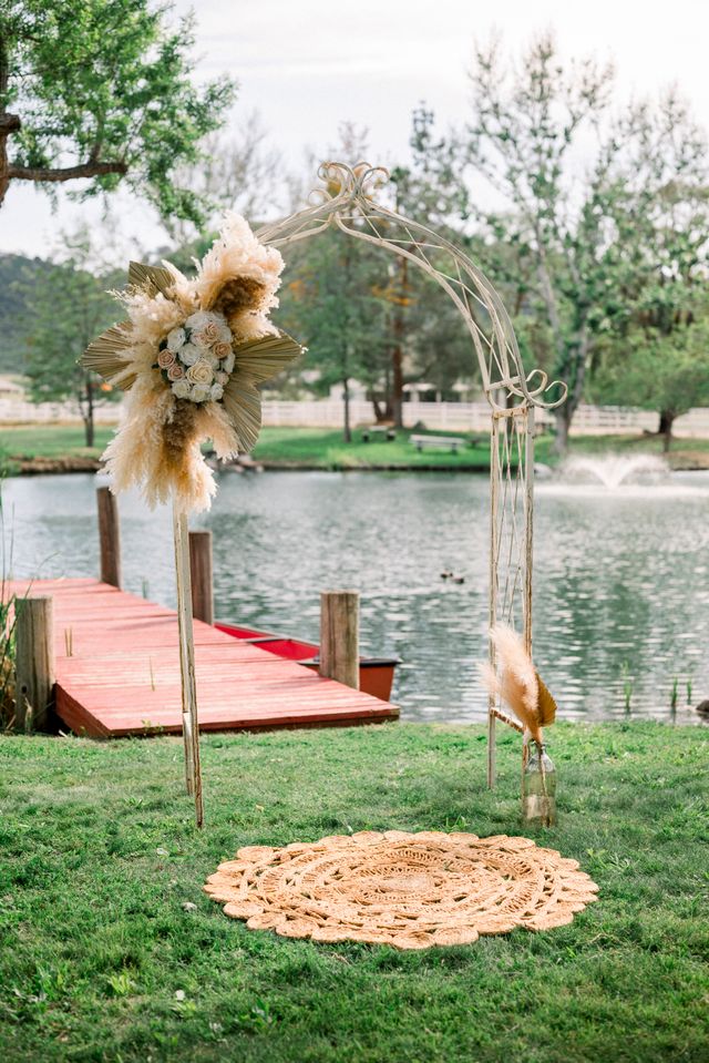 Featured photo from Pond View Ceremony Site