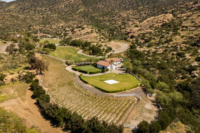 Featured photo from The Vineyards at Hummingbird Nest Ranch