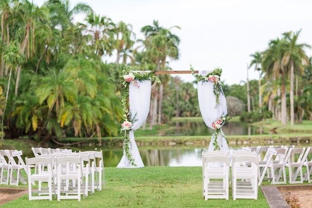 Featured photo from The Fairchild Tropical Botanic Garden Wedding