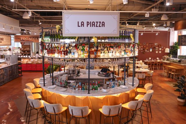 Featured photo from La Piazza