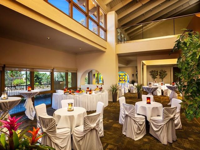 Featured photo from Palacio