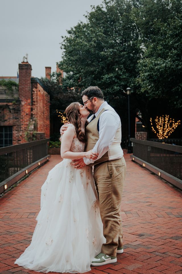 Featured photo from Tim & Erin’s Modern Wedding Celebration at Pinstripes